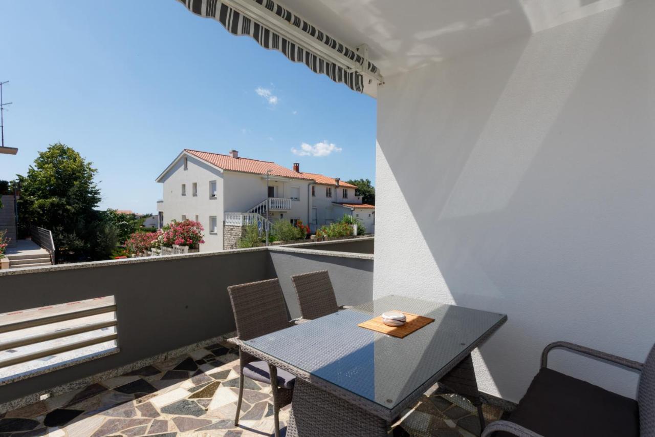 Apartments Lacic Veglia Exterior foto