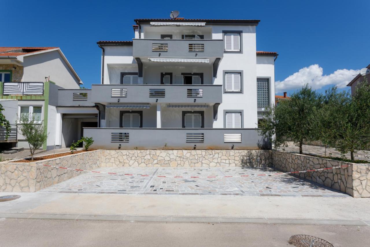 Apartments Lacic Veglia Exterior foto