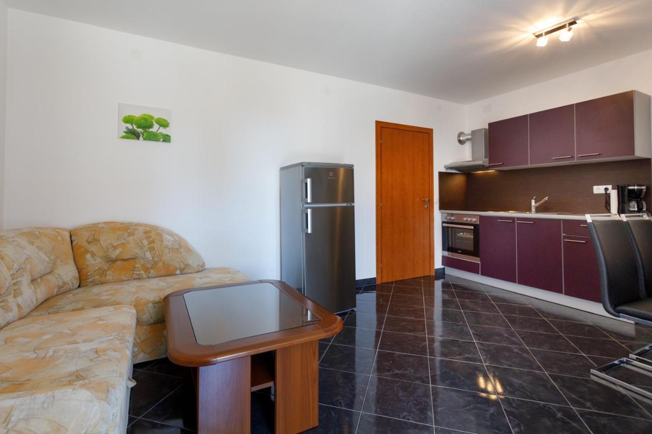 Apartments Lacic Veglia Exterior foto