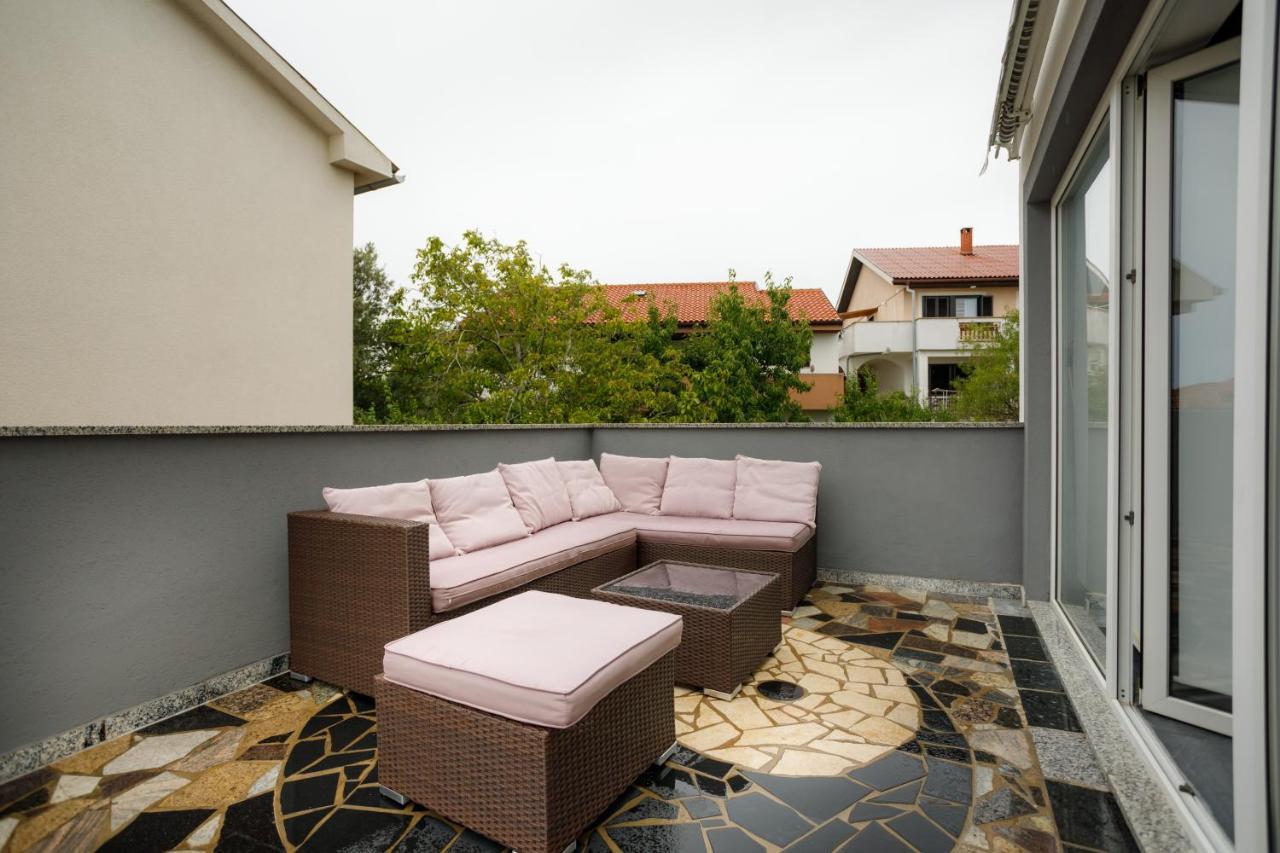 Apartments Lacic Veglia Exterior foto