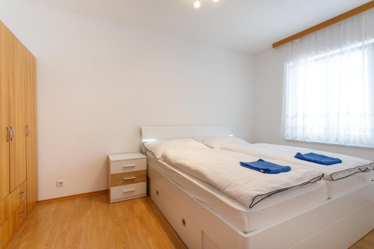 Apartments Lacic Veglia Exterior foto